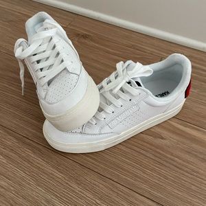NWOT never worn sneakers tennis shoes. Not sold with box